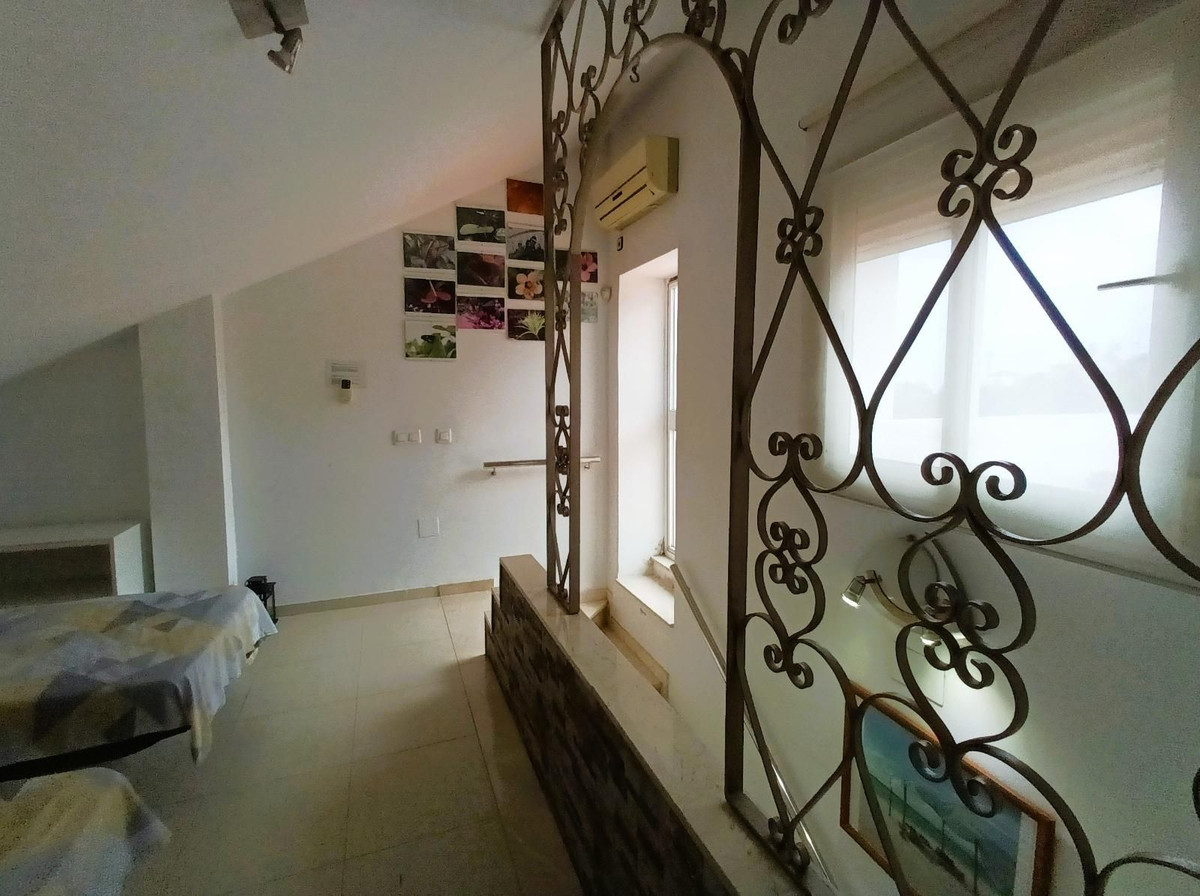 Appartement te koop in Torrequebrada | 4 slaapkamers H5298958