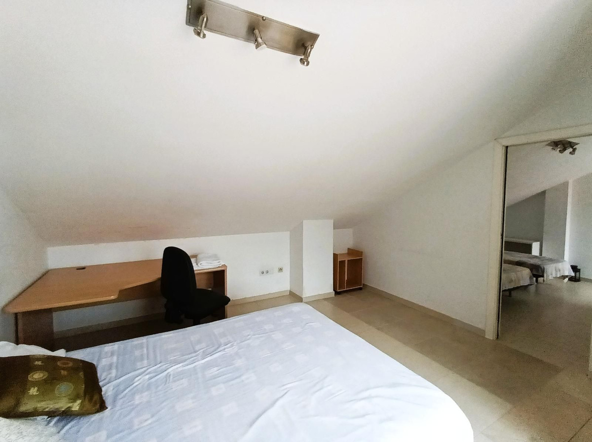 Appartement te koop in Torrequebrada | 4 slaapkamers H5298958