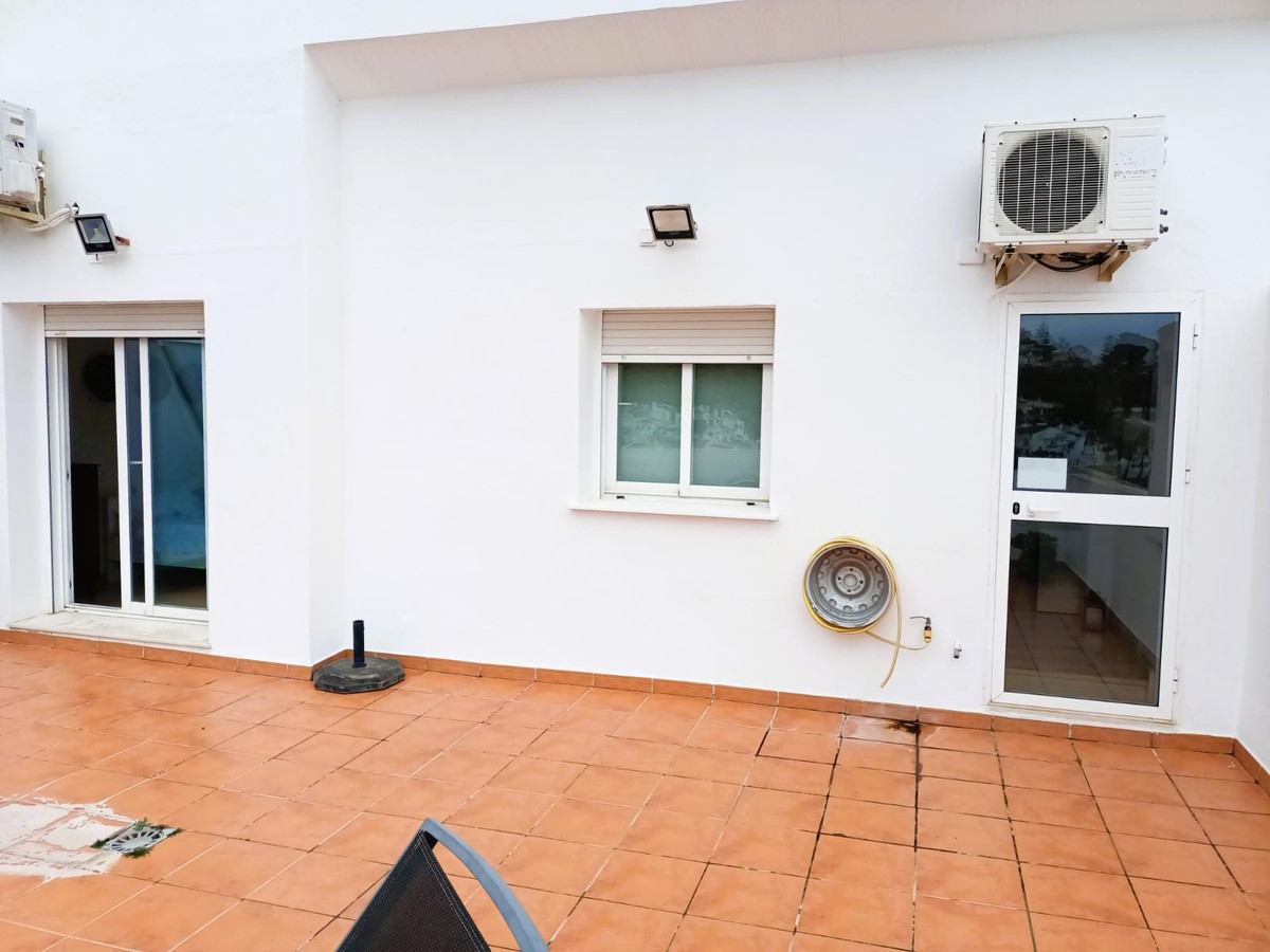 Appartement te koop in Torrequebrada | 4 slaapkamers H5298958