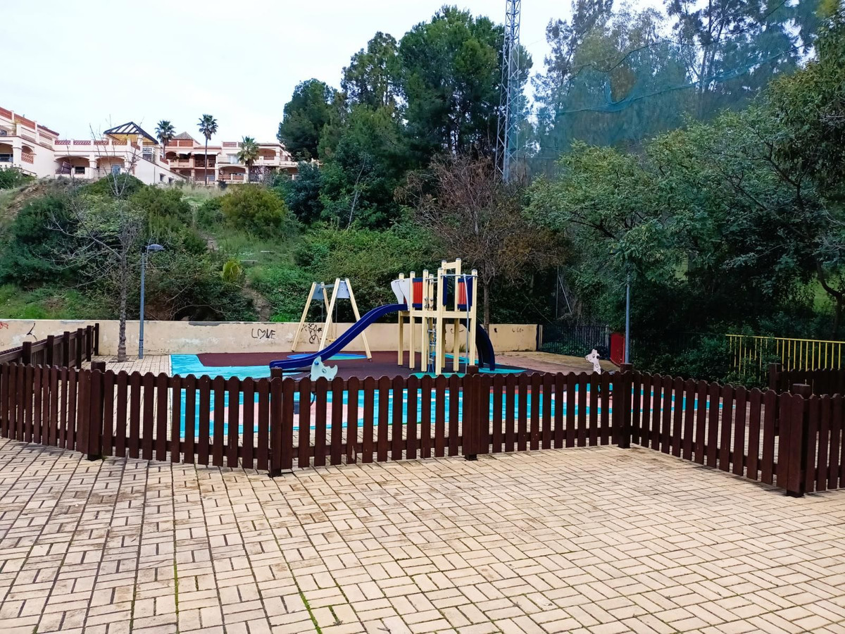 Appartement te koop in Torrequebrada | 4 slaapkamers H5298958