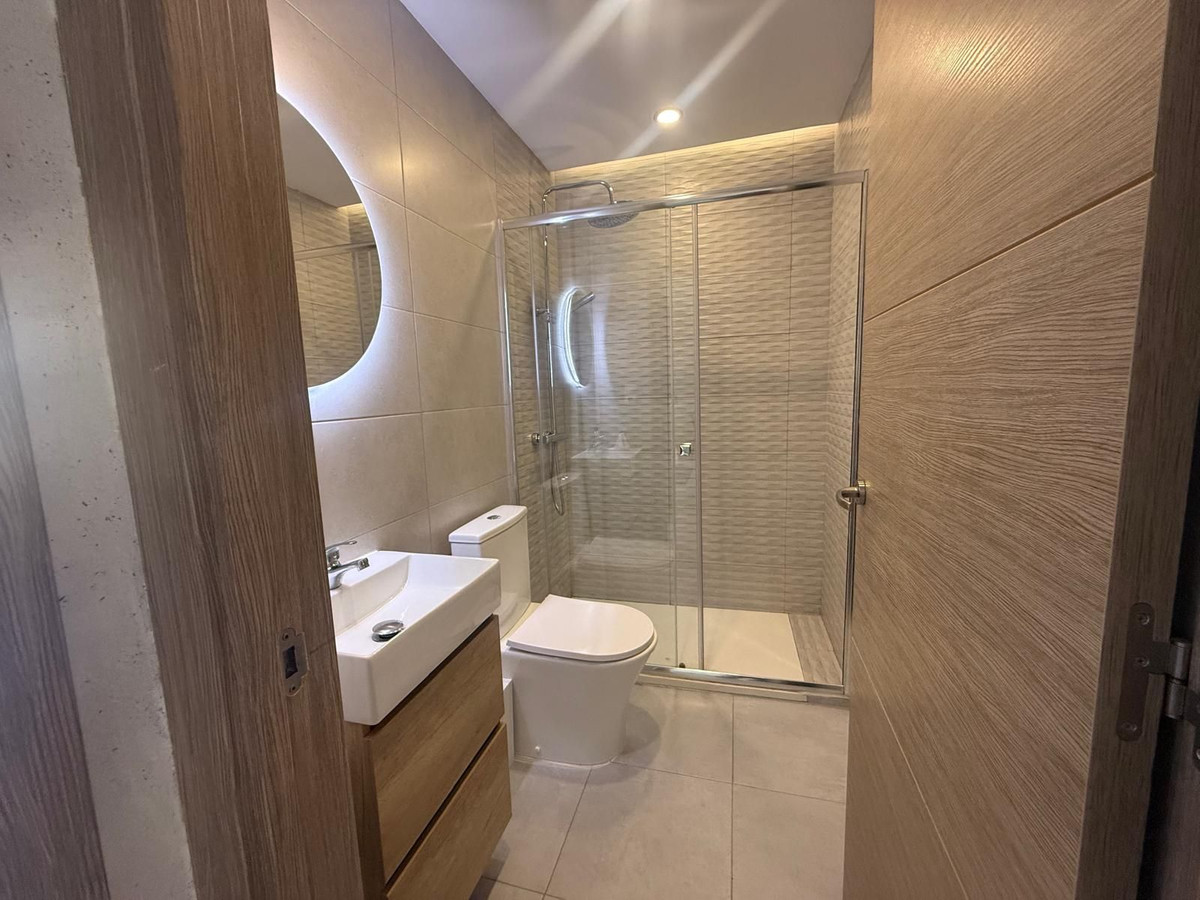 Appartement te koop in Torrequebrada | 2 slaapkamers H5314393