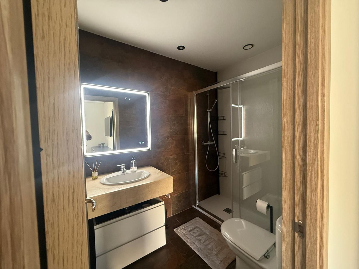 Appartement te koop in Torrequebrada | 2 slaapkamers H5314393