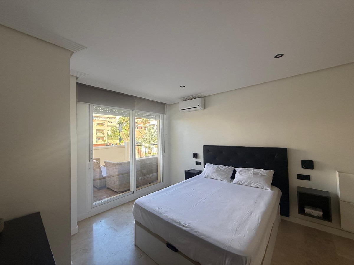 Appartement te koop in Torrequebrada | 2 slaapkamers H5314393