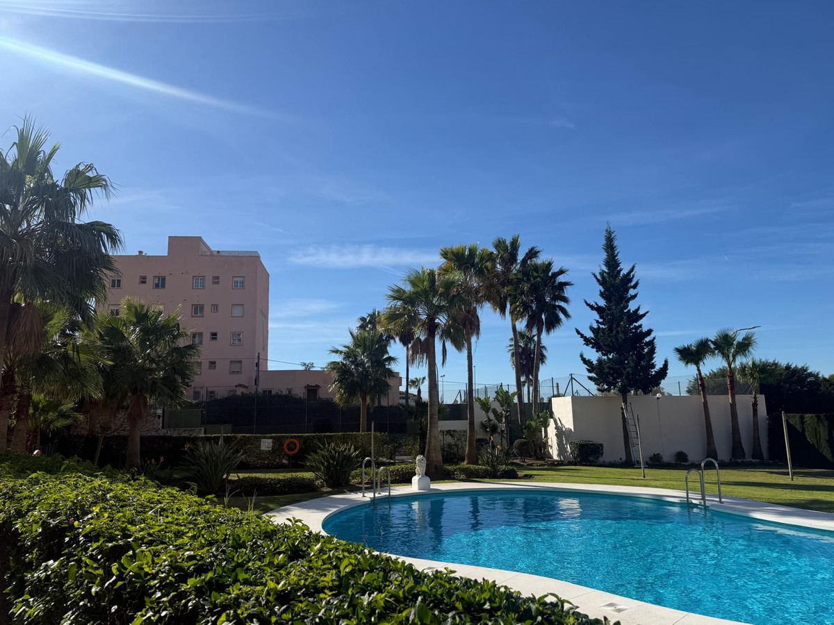 Appartement te koop in Torrequebrada | 2 slaapkamers H5314393