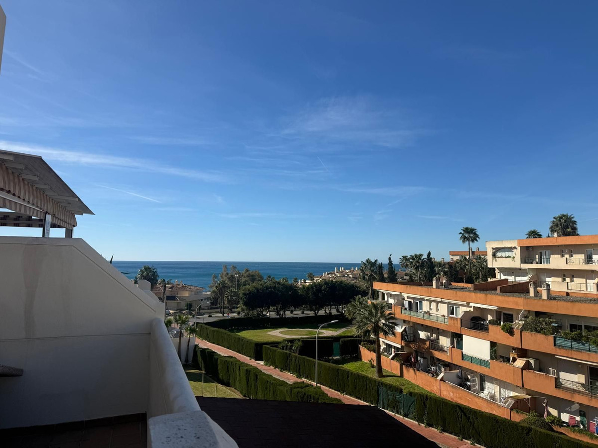 Appartement te koop in Torrequebrada | 2 slaapkamers H5314393