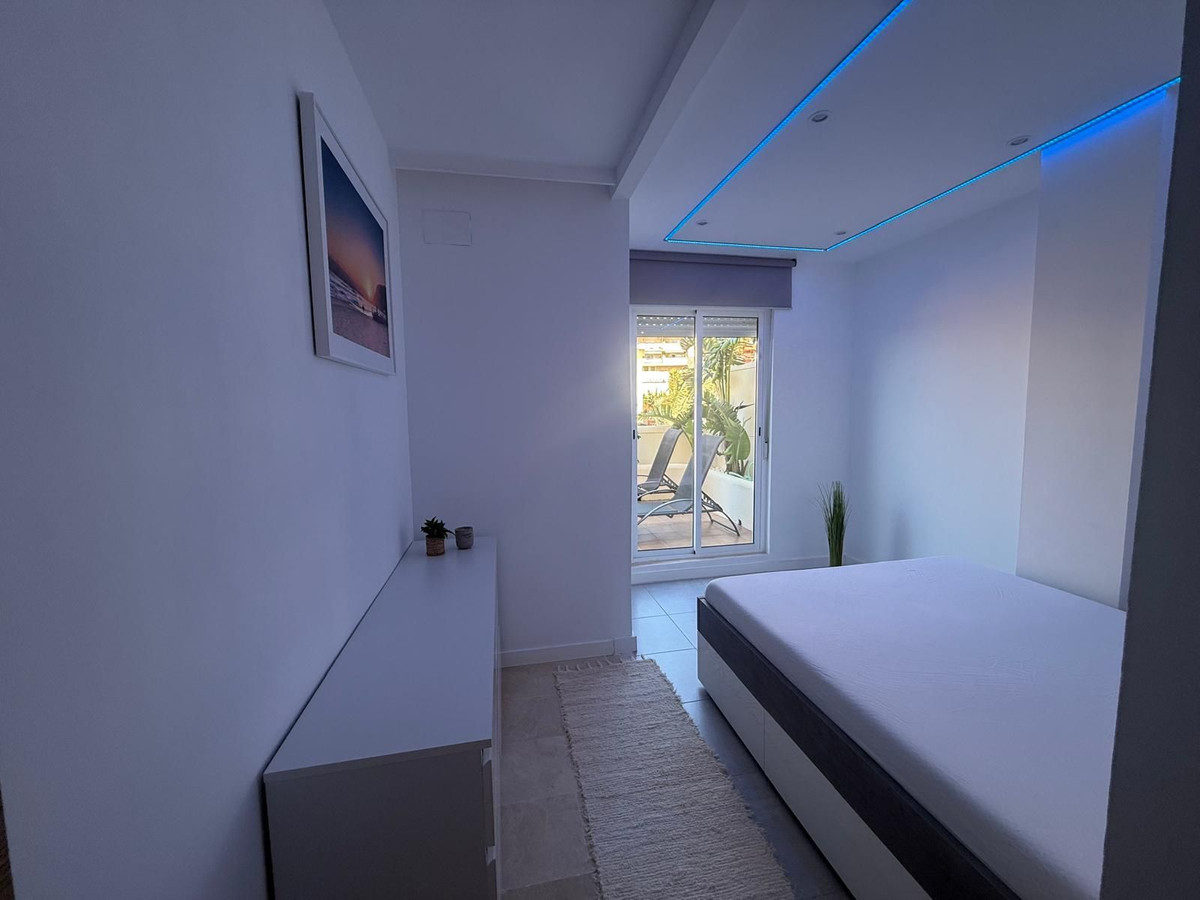 Appartement te koop in Torrequebrada | 2 slaapkamers H5314393