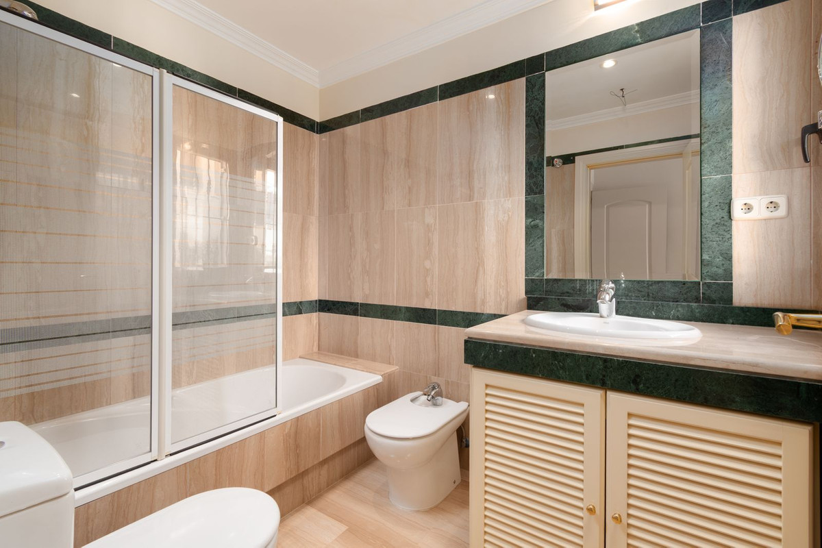 Appartement te koop in Torrequebrada | 3 slaapkamers H5315836