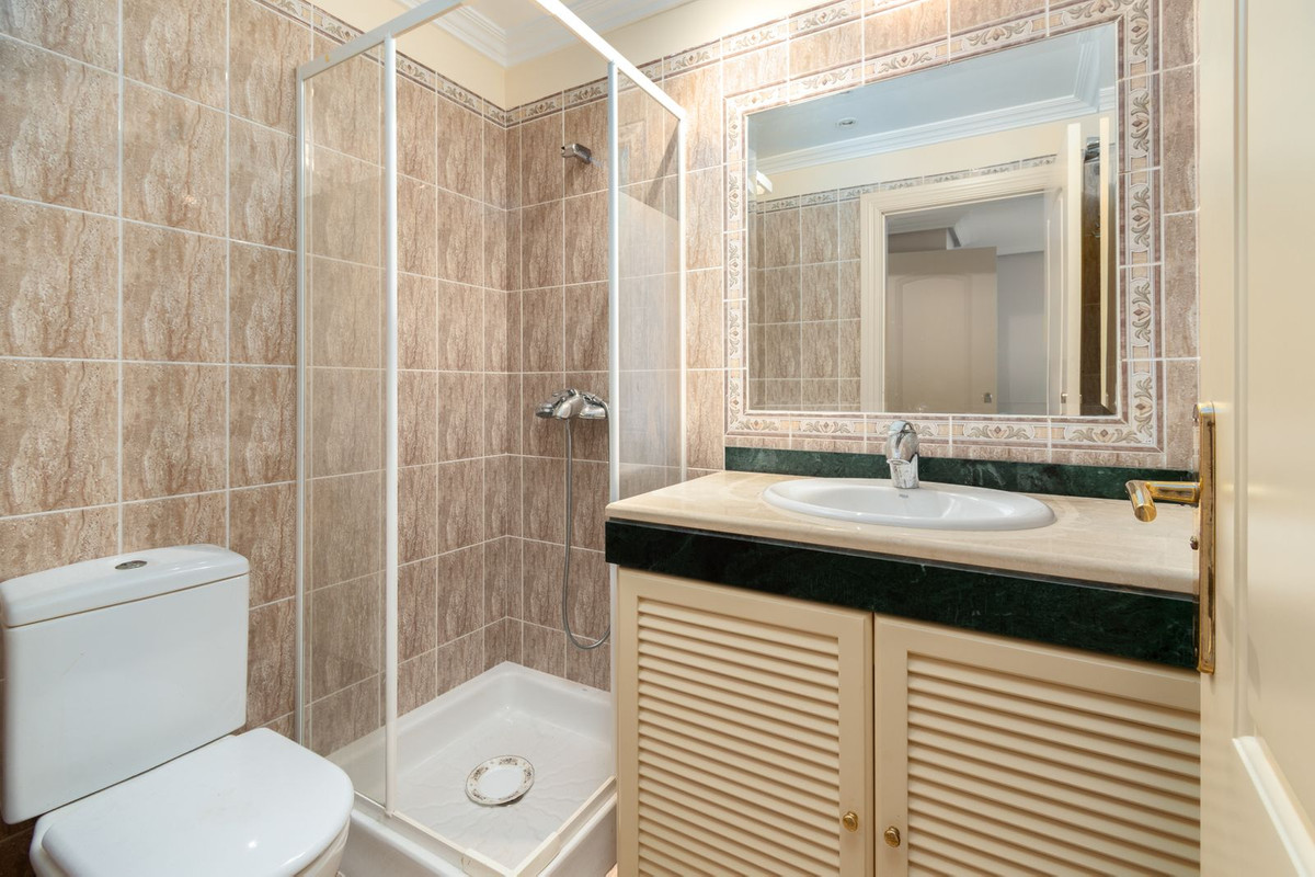 Appartement te koop in Torrequebrada | 3 slaapkamers H5315836