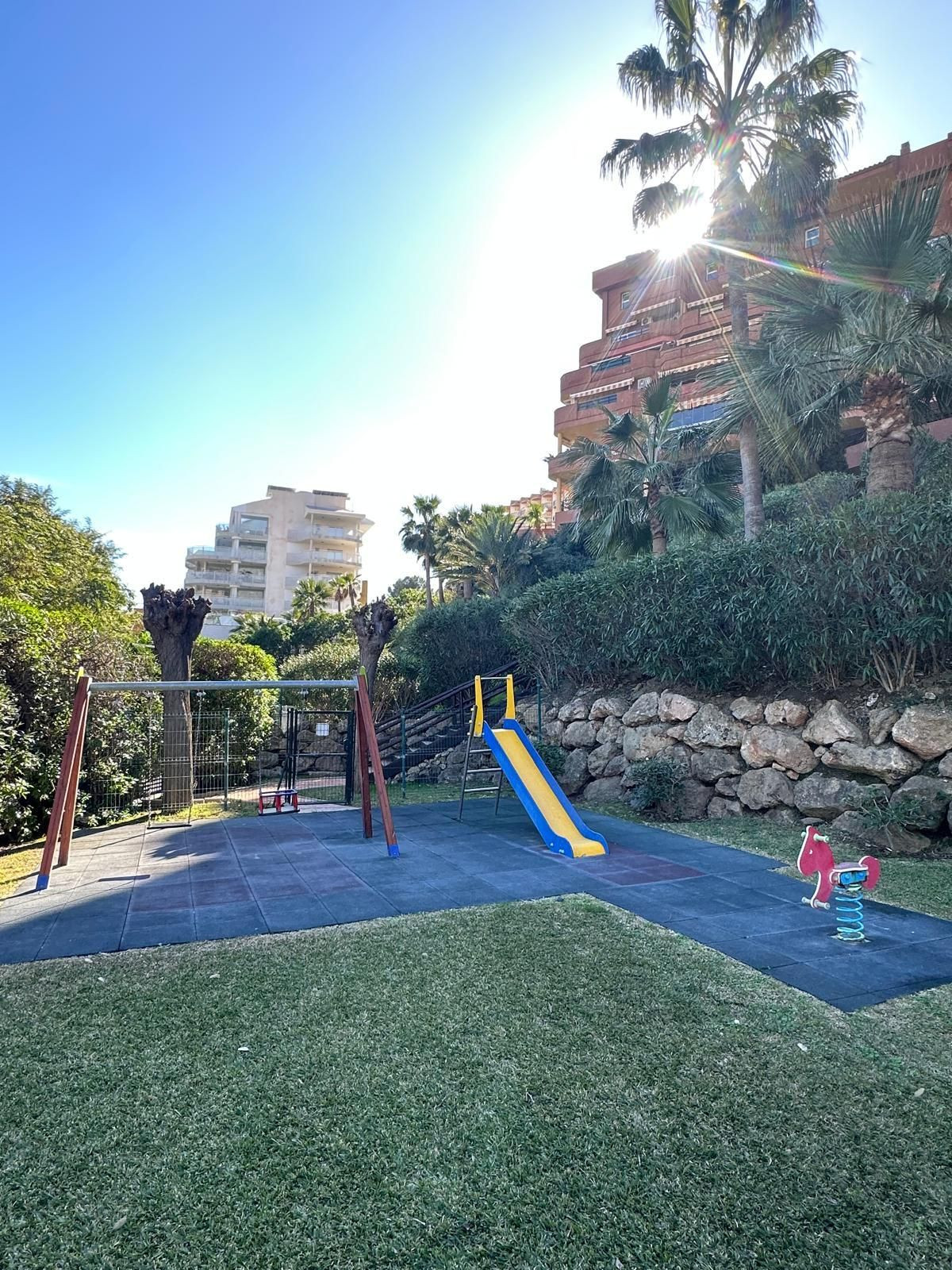 Appartement te koop in Torrequebrada | 2 slaapkamers H5321746