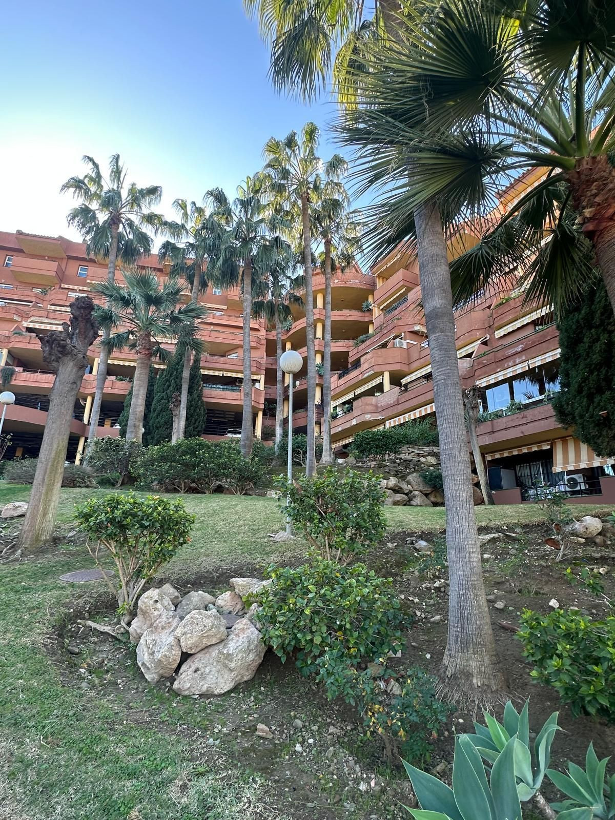 Appartement te koop in Torrequebrada | 2 slaapkamers H5321746