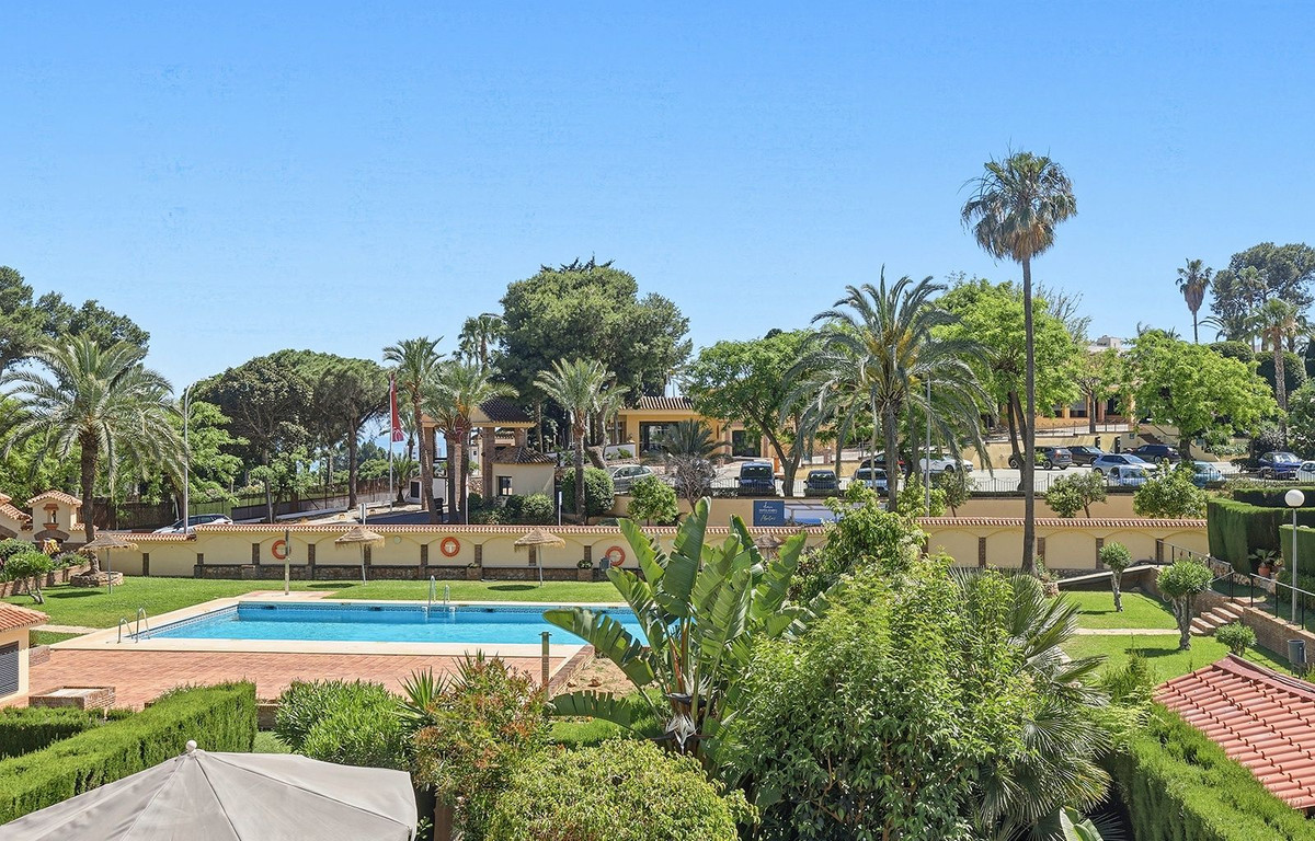 Appartement te koop in Torrequebrada | 2 slaapkamers H5394874