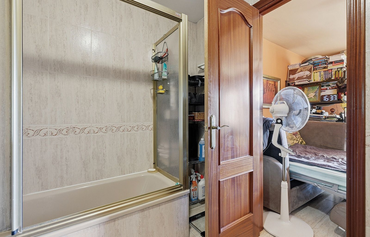 Appartement te koop in Torrequebrada | 2 slaapkamers H5394874