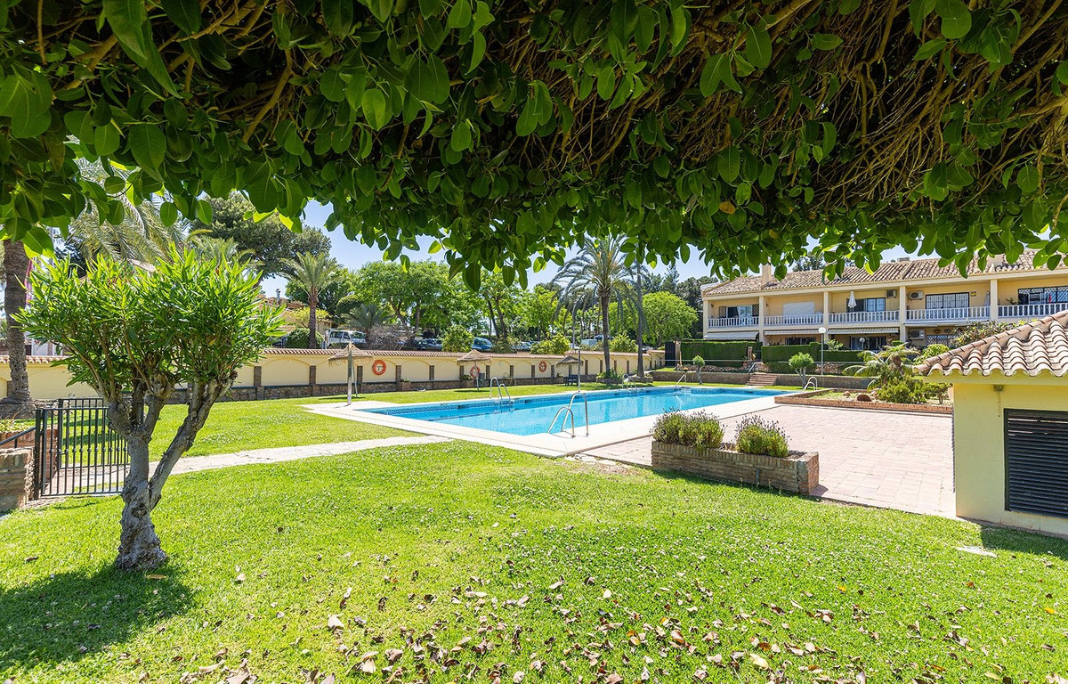 Appartement te koop in Torrequebrada | 2 slaapkamers H5394874