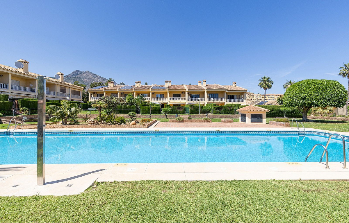Appartement te koop in Torrequebrada | 2 slaapkamers H5394874