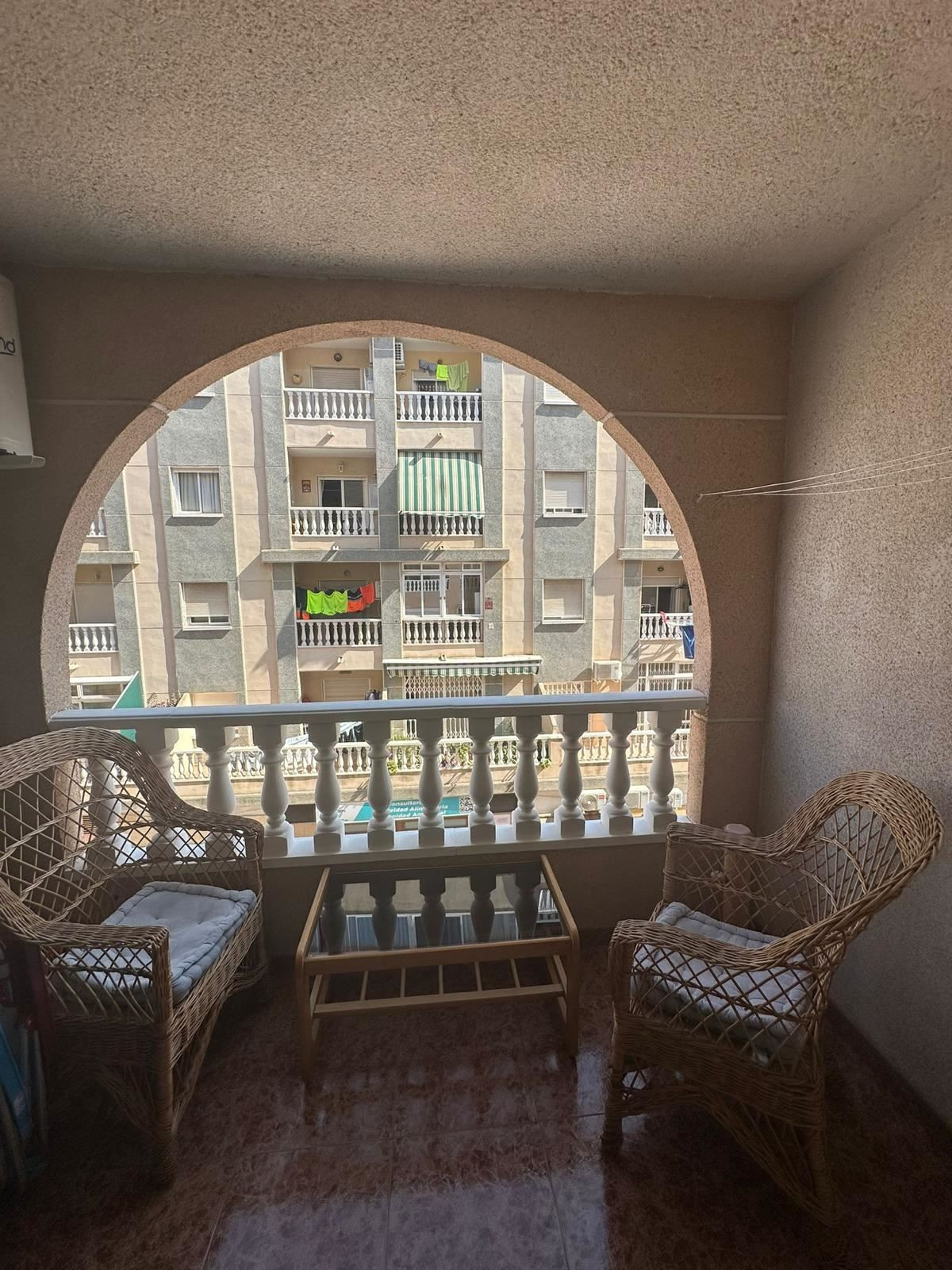 Appartement te koop in Torrevieja | 2 slaapkamers H5222515