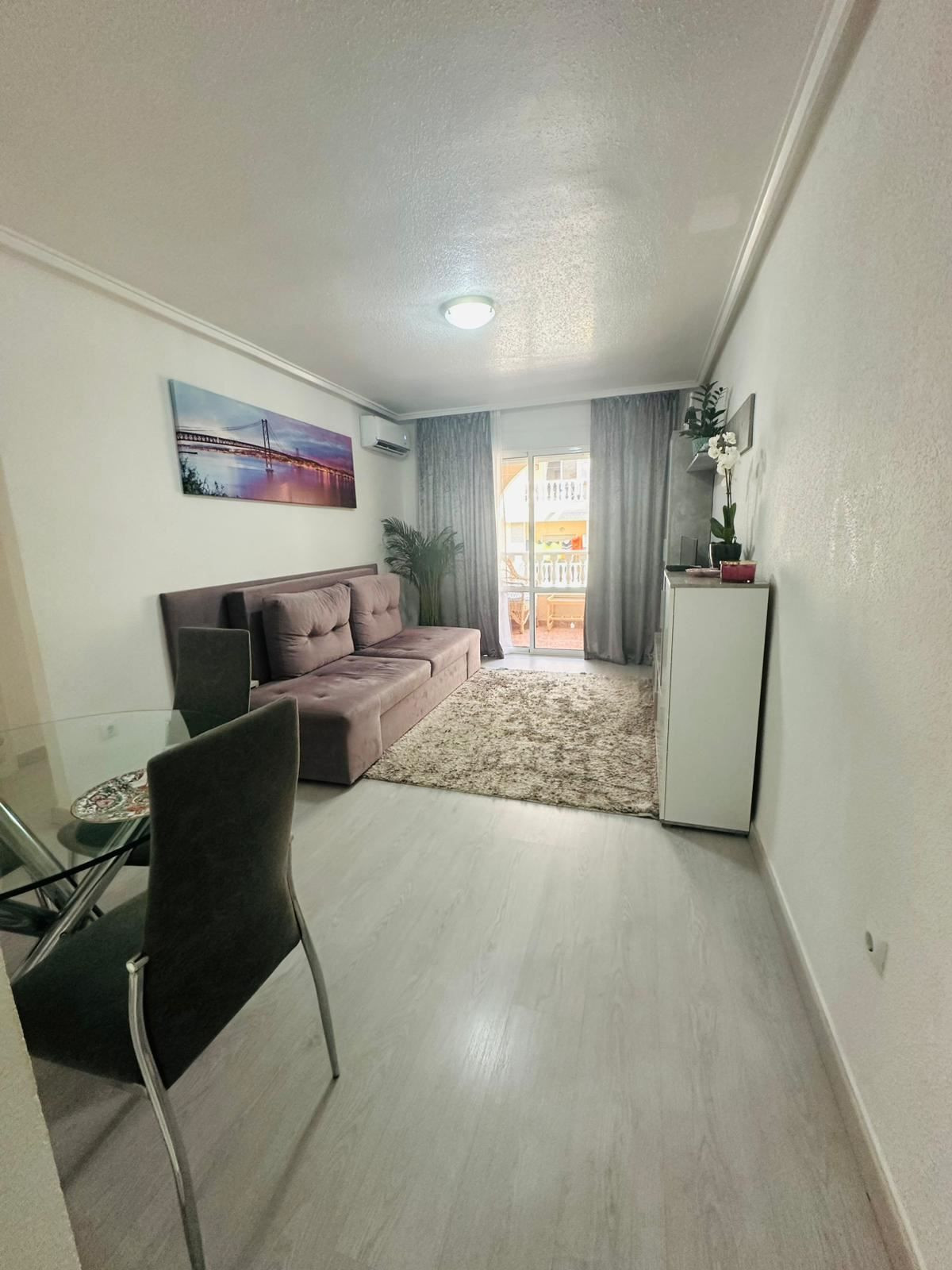 Appartement te koop in Torrevieja | 2 slaapkamers H5222515