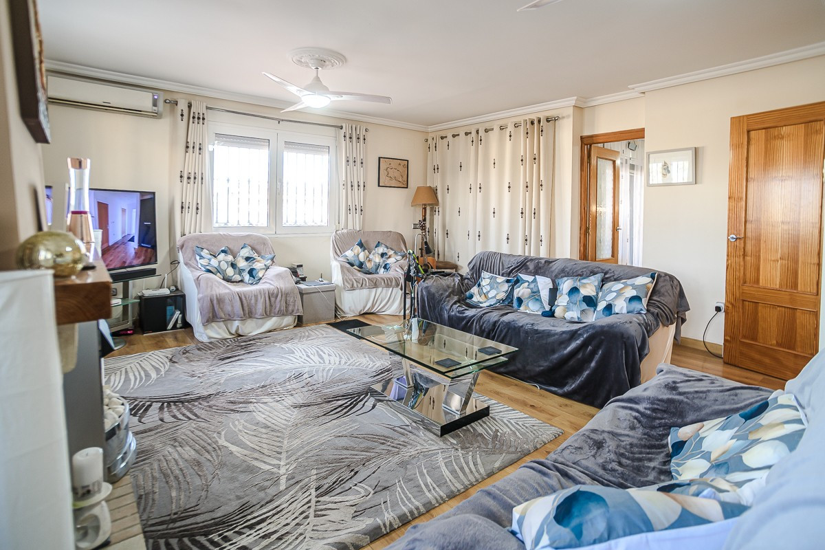 Appartement te koop in Torrevieja | 6 slaapkamers H5287573