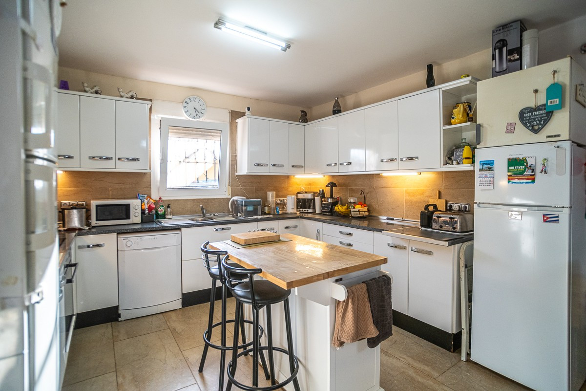 Appartement te koop in Torrevieja | 6 slaapkamers H5287573