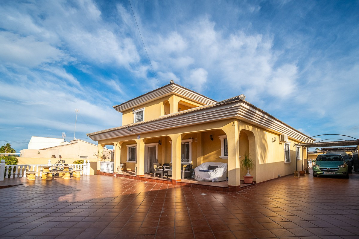 Appartement te koop in Torrevieja | 6 slaapkamers H5287573