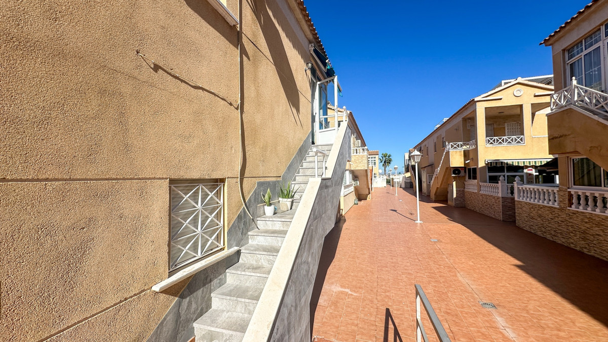 Appartement te koop in Torrevieja | 2 slaapkamers H5303206