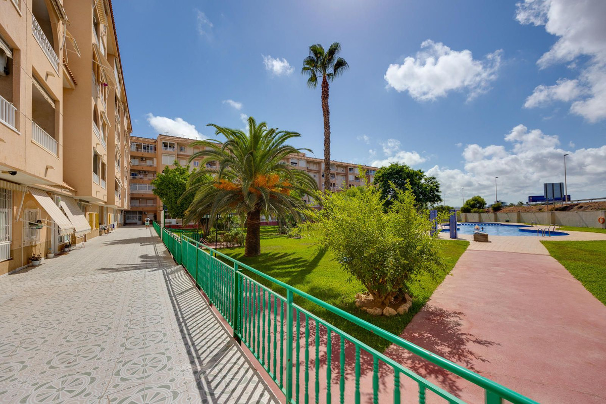 Penthouse te koop in Torrevieja | 2 slaapkamers H5324824