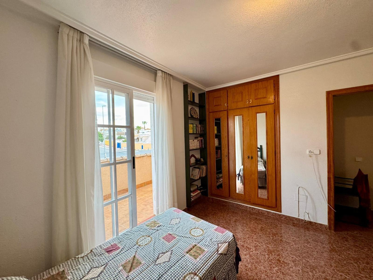 Huis te koop in Torrevieja | 3 slaapkamers H5325529