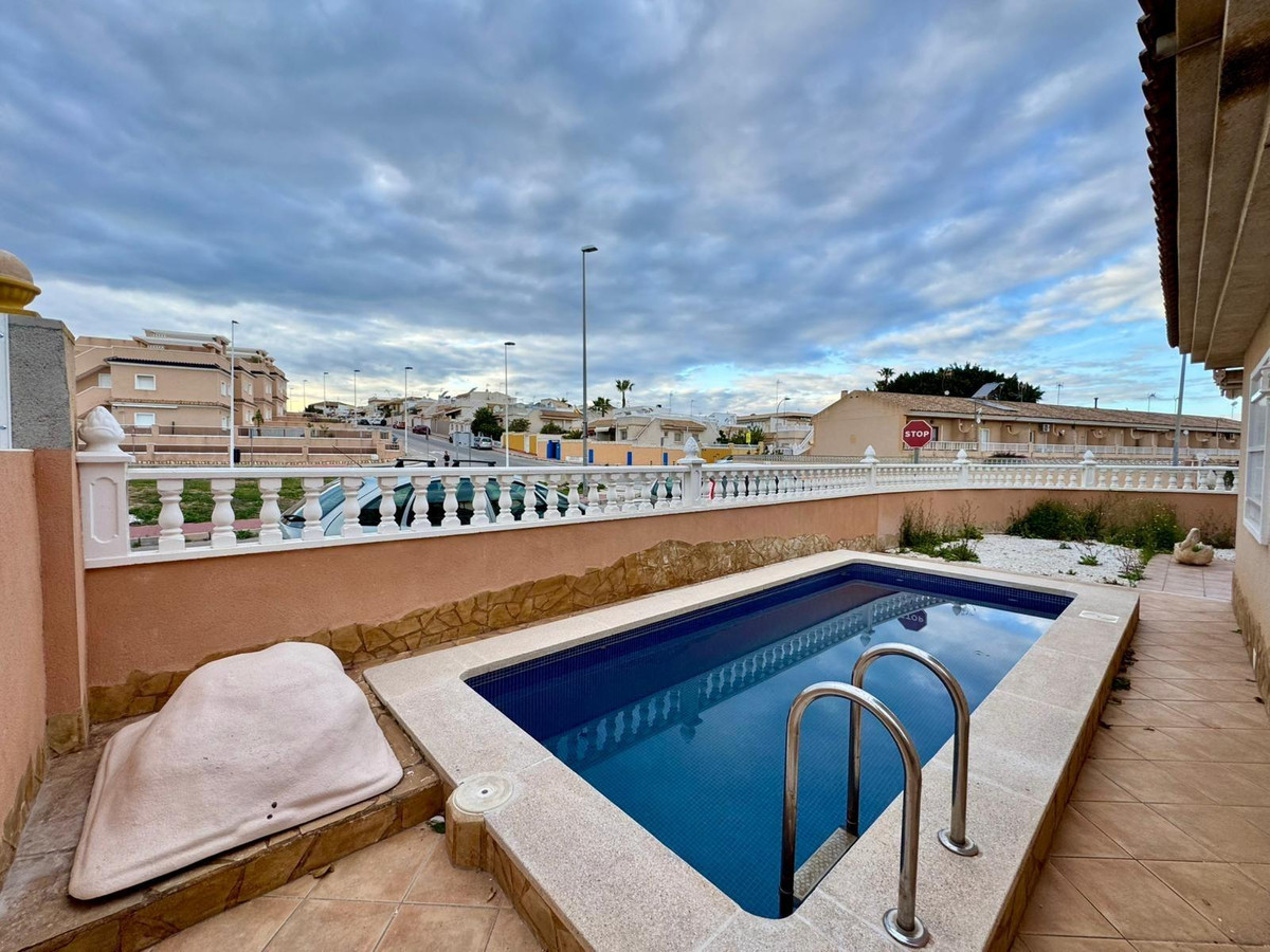 Huis te koop in Torrevieja | 3 slaapkamers H5325529