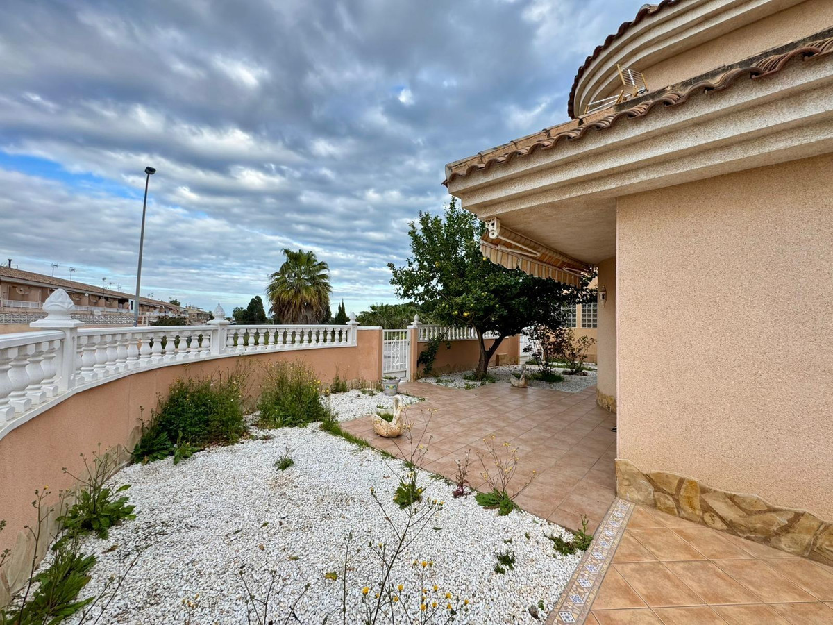 Huis te koop in Torrevieja | 3 slaapkamers H5325529