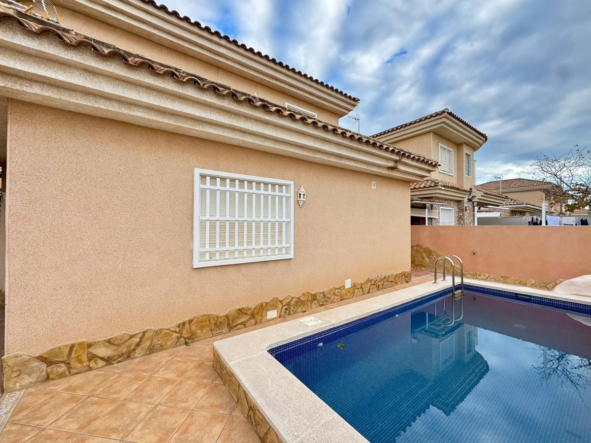 Huis te koop in Torrevieja | 3 slaapkamers H5325529