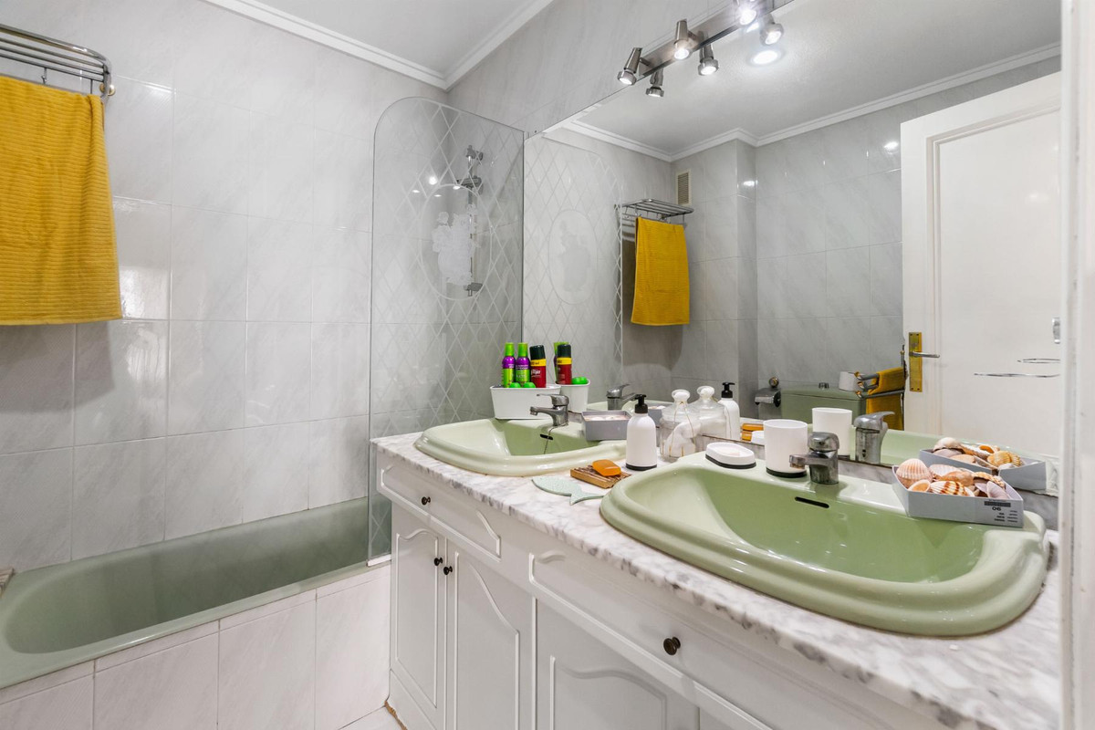 Appartement te koop in Torrevieja | 4 slaapkamers H5363284