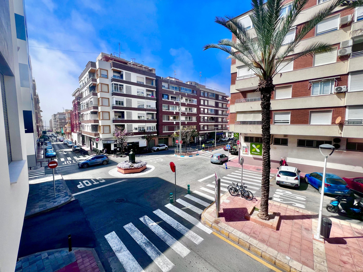 Appartement te koop in Torrevieja | 2 slaapkamers H5365594
