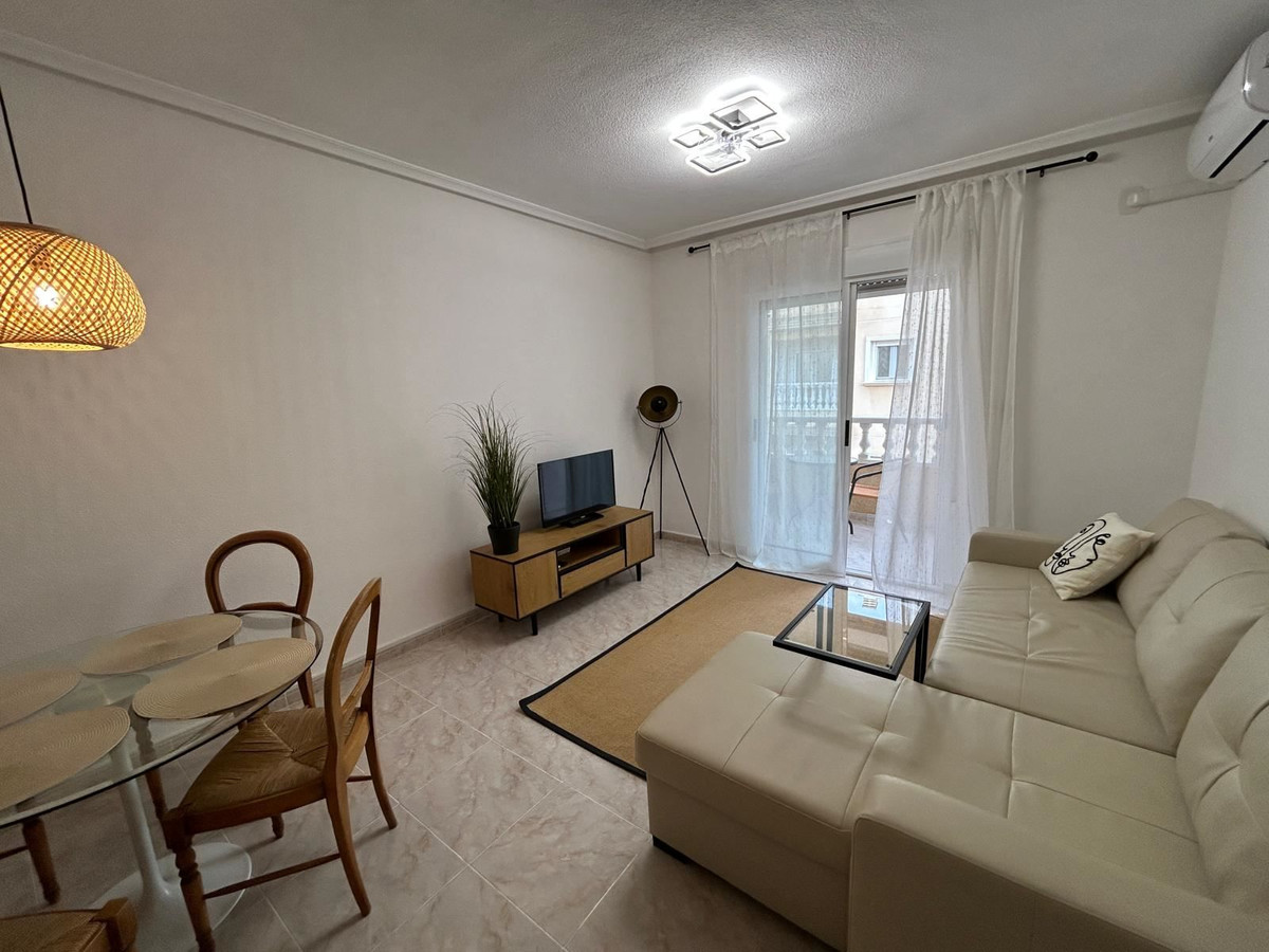 Appartement te koop in Torrevieja | 2 slaapkamers H5369356