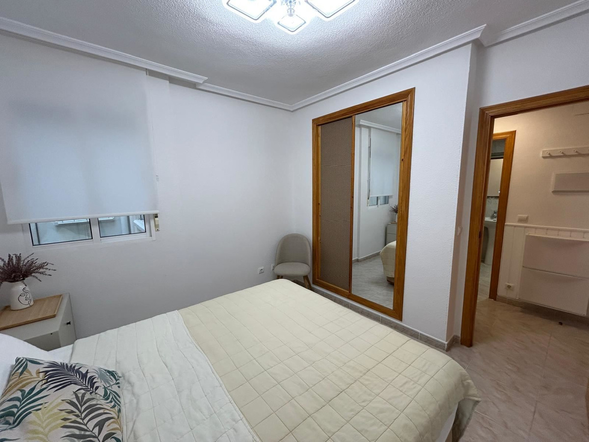 Appartement te koop in Torrevieja | 2 slaapkamers H5369356