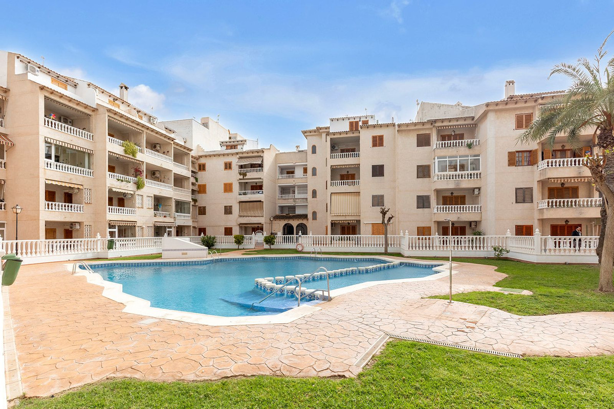 Duplex te koop in Torrevieja | 4 slaapkamers H5378932