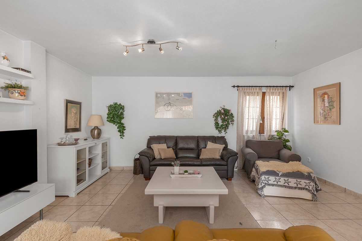 Duplex te koop in Torrevieja | 4 slaapkamers H5378932