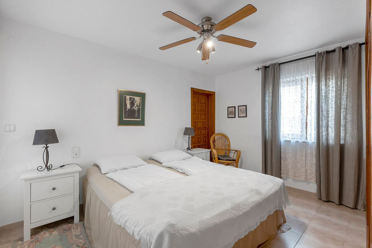 Duplex te koop in Torrevieja | 4 slaapkamers H5378932
