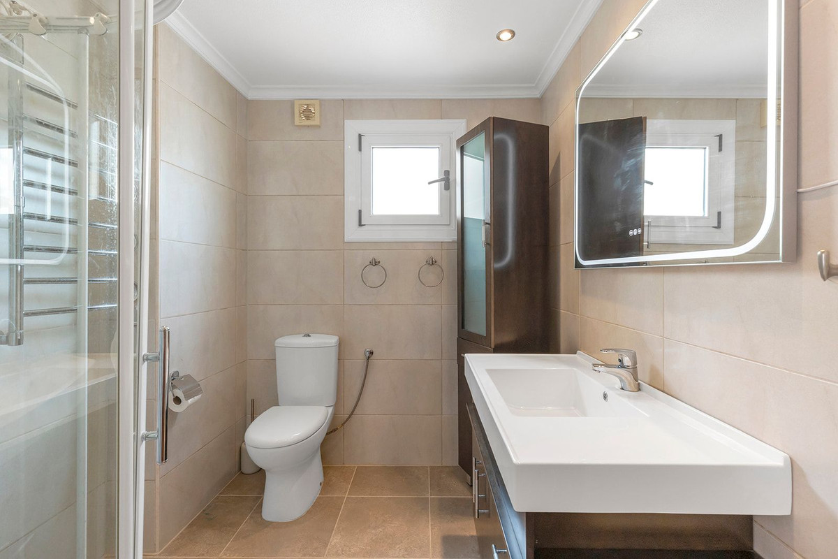 Duplex te koop in Torrevieja | 4 slaapkamers H5378932