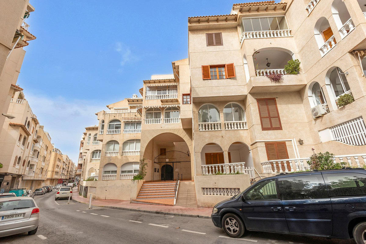 Duplex te koop in Torrevieja | 4 slaapkamers H5378932
