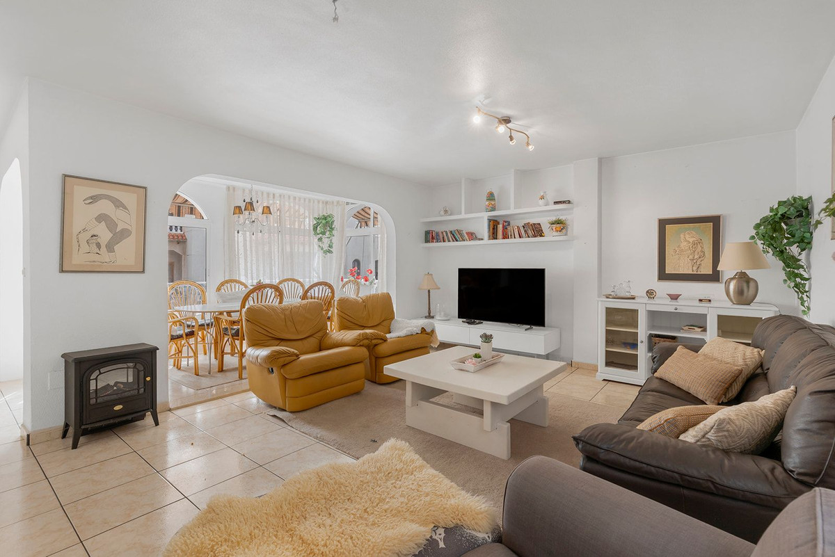 Duplex te koop in Torrevieja | 4 slaapkamers H5378932