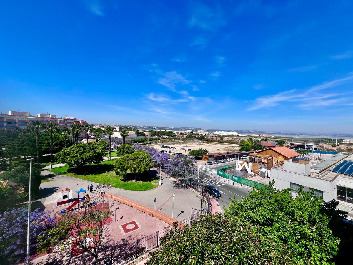 Appartement te koop in Torrevieja | 2 slaapkamers H5389426