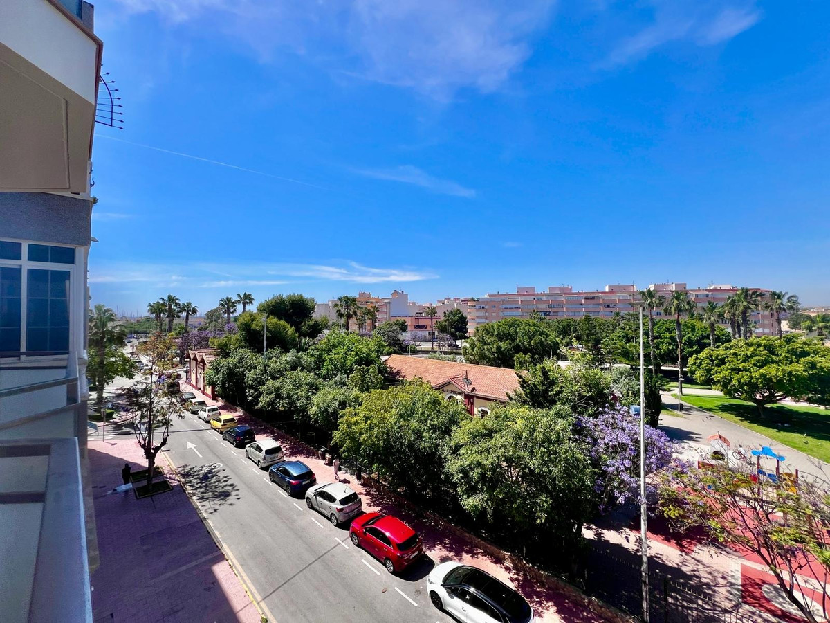 Appartement te koop in Torrevieja | 2 slaapkamers H5389429