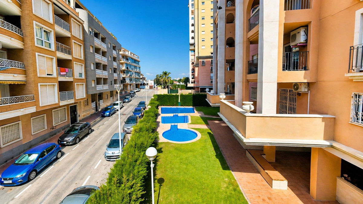 Appartement te koop in Torrevieja | 3 slaapkamers H5400640