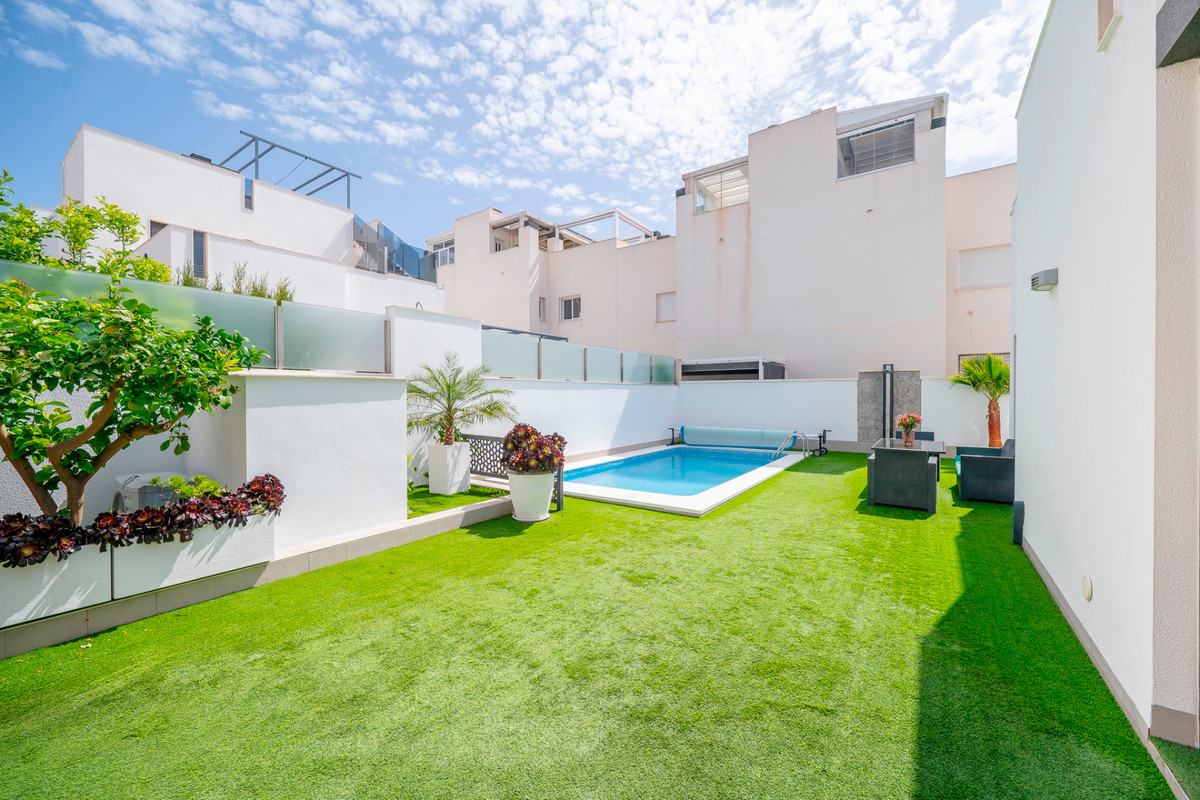 Appartement te koop in Torrevieja | 5 slaapkamers H5400910