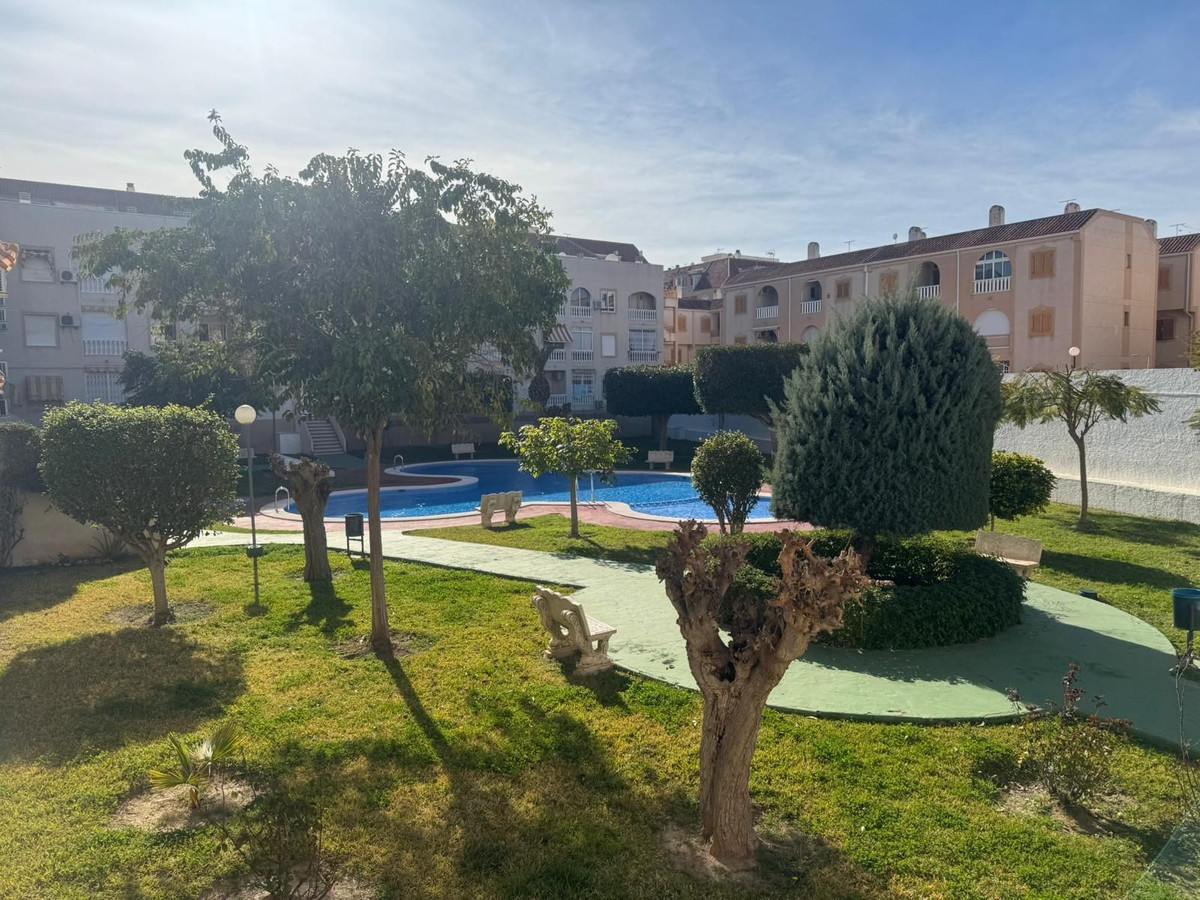 Appartement te koop in Torrevieja | 2 slaapkamers H5407624