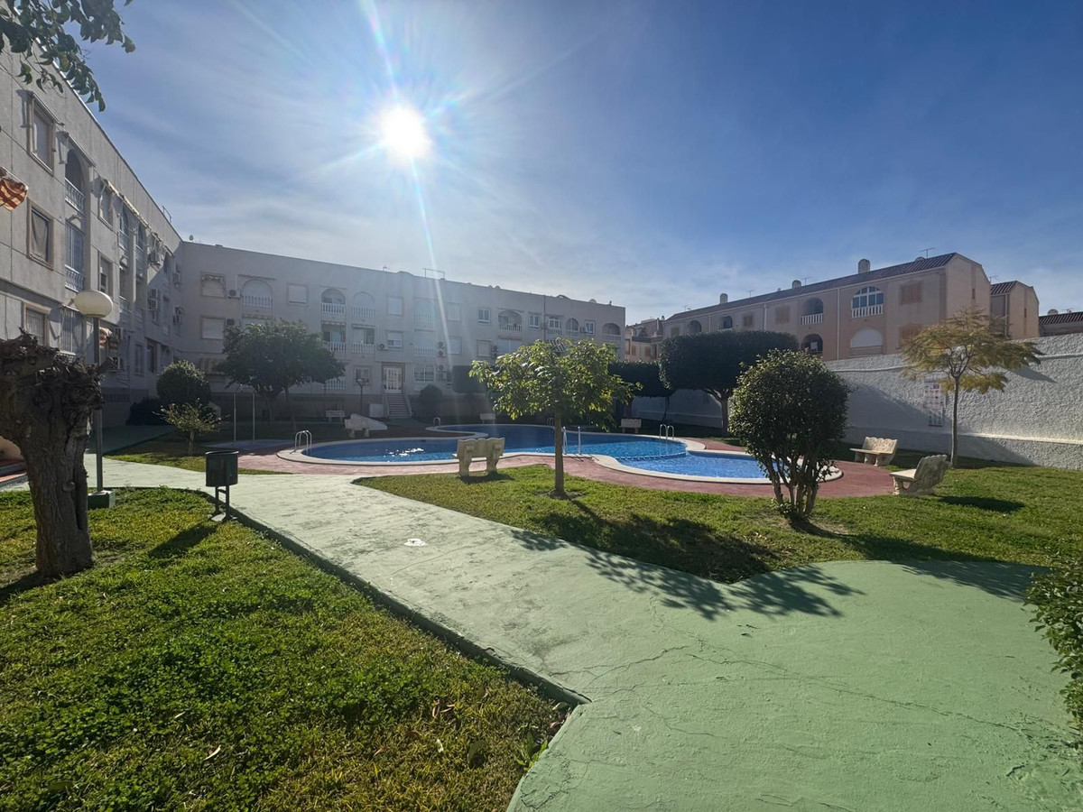 Appartement te koop in Torrevieja | 2 slaapkamers H5407624