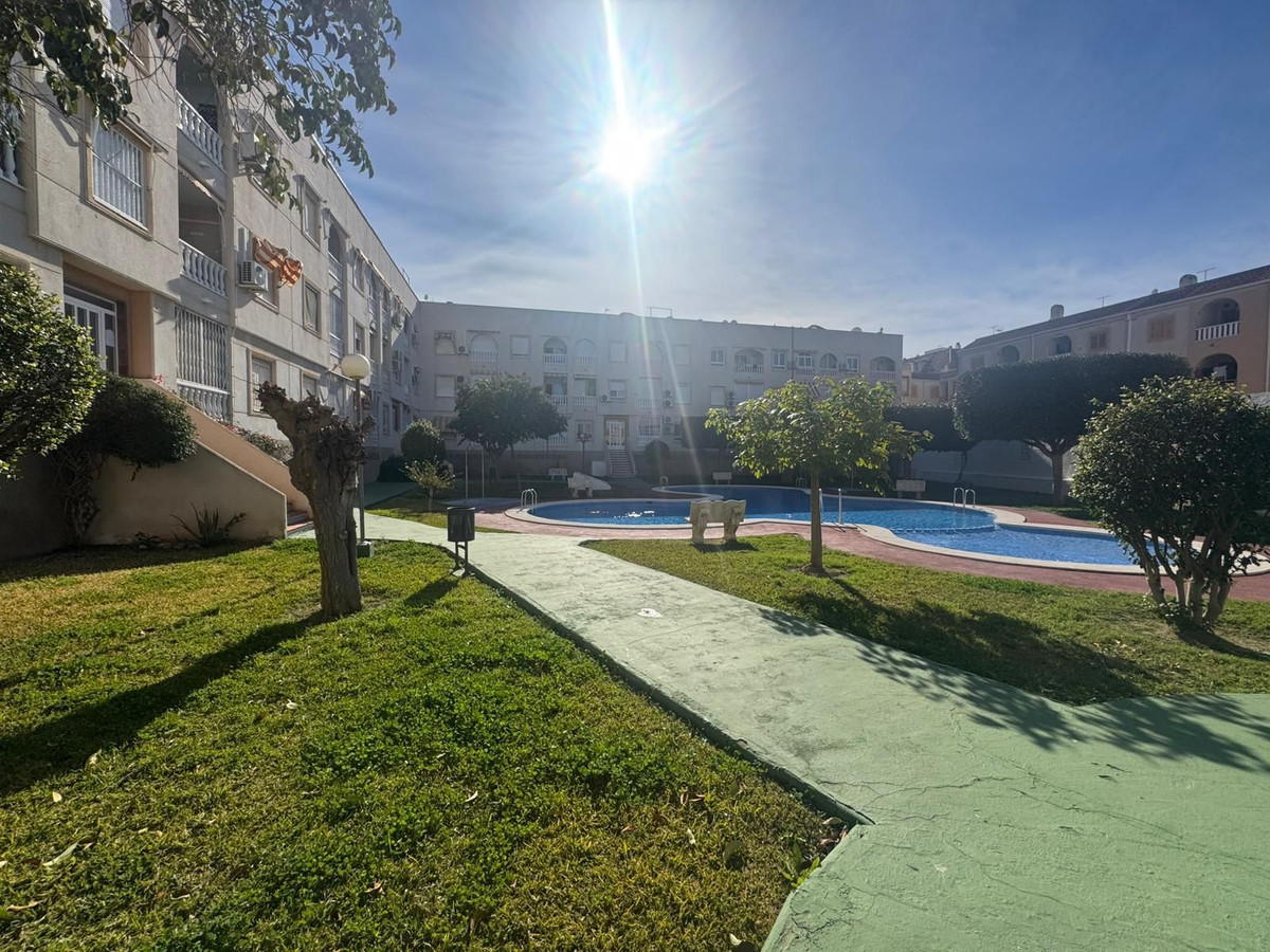 Appartement te koop in Torrevieja | 2 slaapkamers H5407624