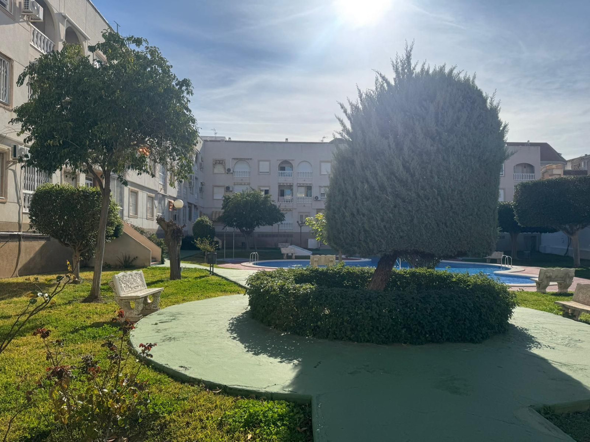 Appartement te koop in Torrevieja | 2 slaapkamers H5407624