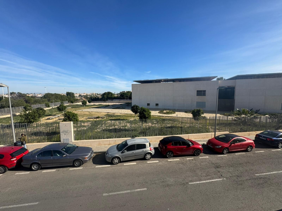 Appartement te koop in Torrevieja | 2 slaapkamers H5407624