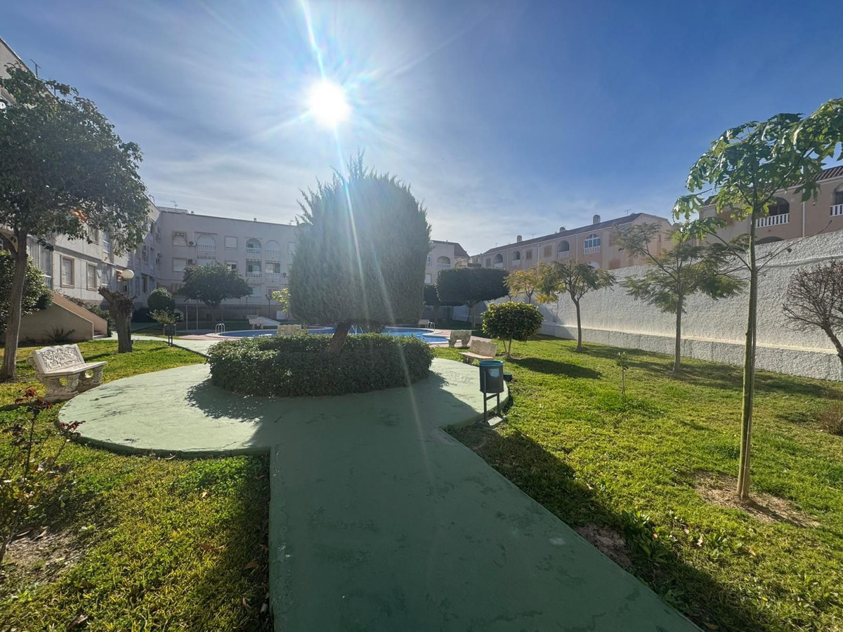 Appartement te koop in Torrevieja | 2 slaapkamers H5407624
