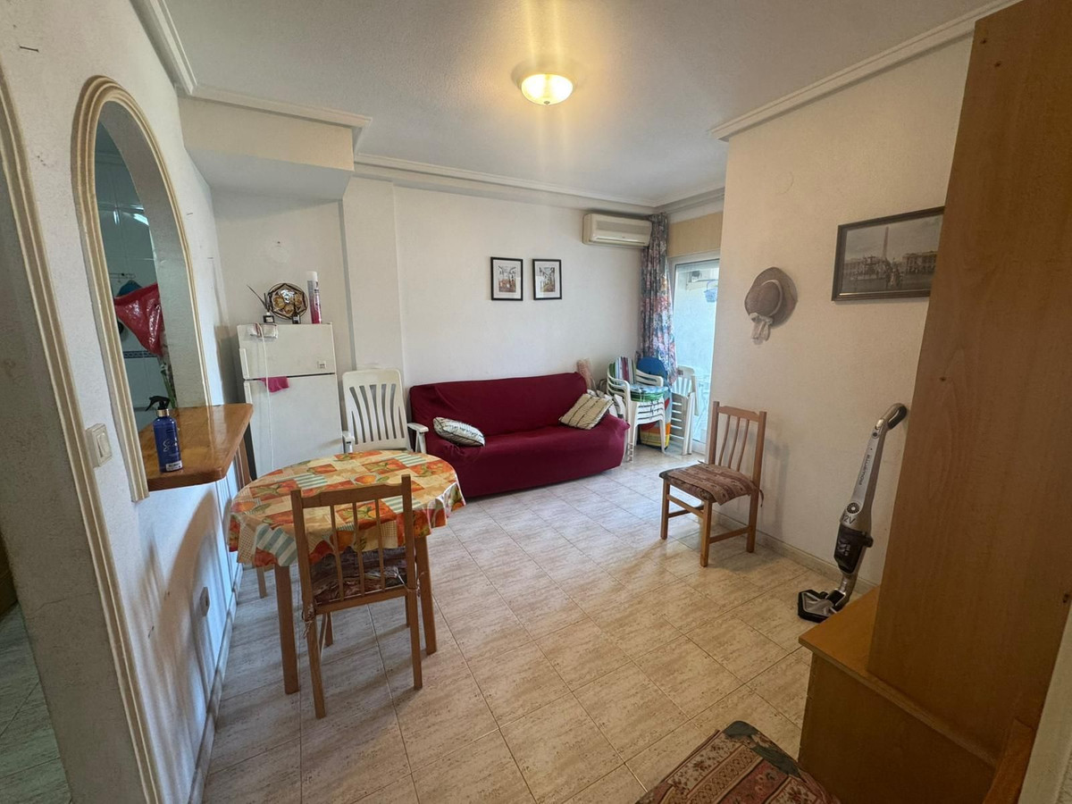 Appartement te koop in Torrevieja | 2 slaapkamers H5407624